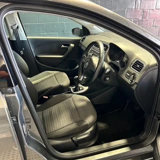 2011 VOLKSWAGEN POLO 1.4 COMFORTLINE 5DR