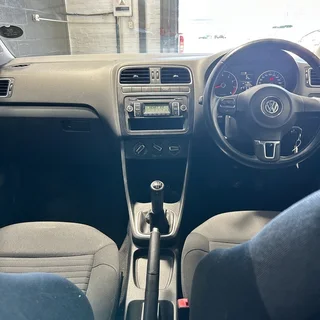2011 VOLKSWAGEN POLO 1.4 COMFORTLINE 5DR