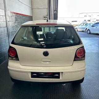 2009 VOLKSWAGEN POLO 1.6 COMFORTLINE A/T