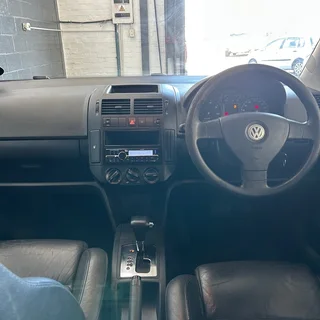 2009 VOLKSWAGEN POLO 1.6 COMFORTLINE A/T