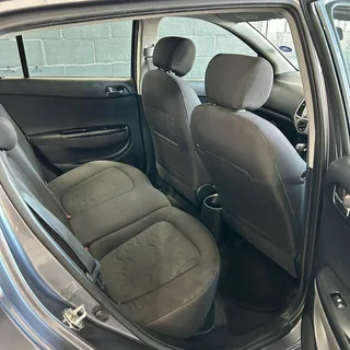2010 HYUNDAI i20 1.4 A/T