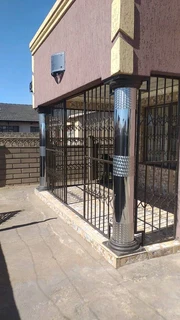 Gutters stainless steel &amp; Pillars cover stainless steel