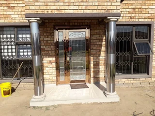 Gutters stainless steel&amp; pillars cover