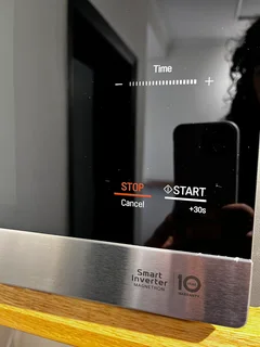 LG MICROWAVE 42L NeoChef Solo