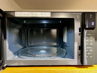 LG MICROWAVE 42L NeoChef Solo
