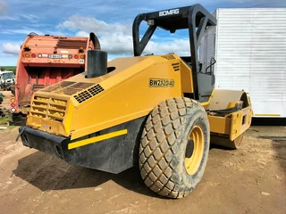 Bomag BW212 D-40	 Roller - 2006