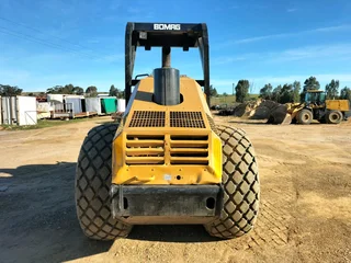 Bomag BW212 D-40	 Roller - 2006