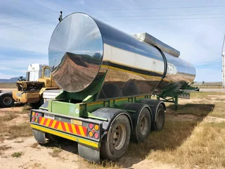 Henred Fruehauf 31 500 L Stainless Tanker	- 1999
