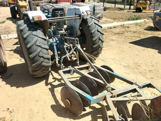 Ford 6600 Tractor - 1975