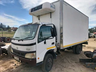 Toyota Dyna 7-105 - Breaking for Parts