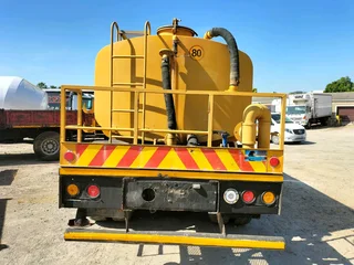 Hino		25.305		Tanker - 2004