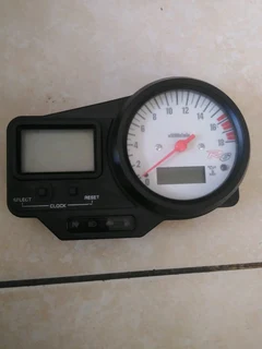 Yamaha YZF600 R6 1999 to 2002 speedometer cluster whatsapp 0760573425