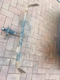 Tow bar suitable for NP200