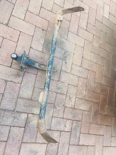 Tow bar suitable for NP200