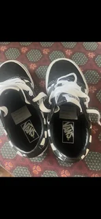 Kids tekkie vans white and black size 11.5 free delivery