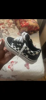 Kids tekkie vans white and black size 11.5 free delivery