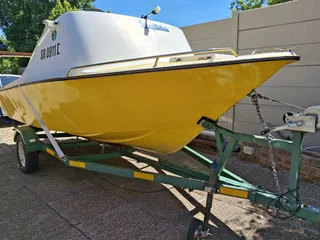 Ski boat 4.7m Z Craft wet deck