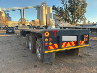 Henred Tri-Axle Trailer for Sale