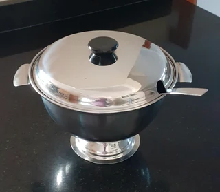 Hendler and Hendler soup tureen.