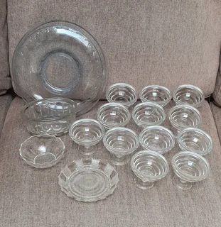 Glassware vintage bowls.