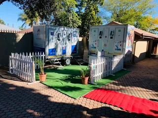 VIP Toilets hire