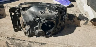 Land Rover Discovery 4 Headlight