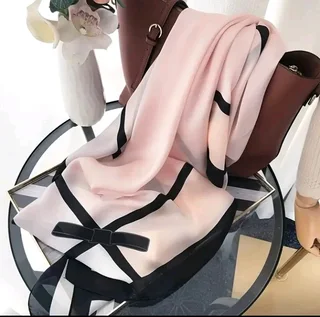 Boho-Style Women's Scarf – Elegant Bow Print