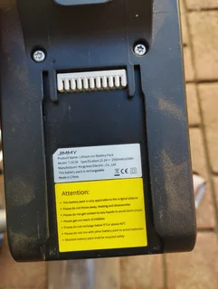 Codeless vacuum cleaner