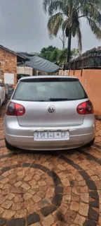 Golf 5 2004 R65000