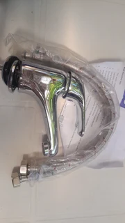 KITCHEN AND BATHROOM TAPS