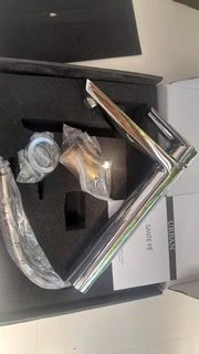 KITCHEN AND BATHROOM TAPS