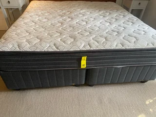 King size bed- Sealy mattress and twin bases