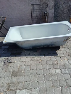 Cast iron bath