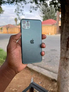 I phone 11 pro max 64 gig