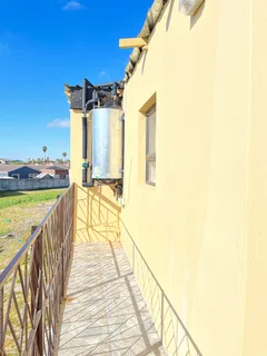 Two rooms available to rent immediately in Summer Greens! R5500 each