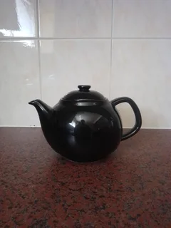 Black and Red Teapots