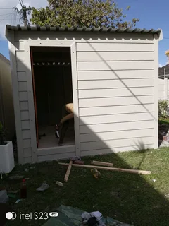 Nutec and wooden Wendy