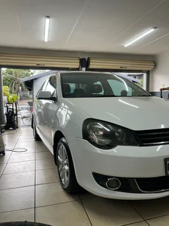 Polo vivo sedan