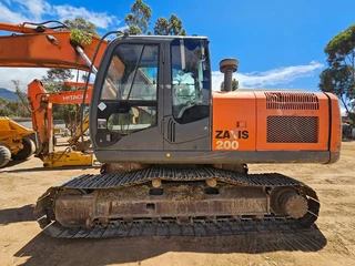 Hitachi ZX200 20 Ton Excavator For Sale (011649)