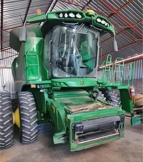 John Deere S670 Stroper / Combine Harvester For Sale (009322)