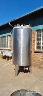 2500L Stainless Steel Tank For Sale (010742)