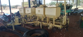 4 Row Becker Aeromat Malcomess Maize Planter For Sale (010916)