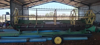 15ft John Deere Koring / Wheat Table For Sale (010917)