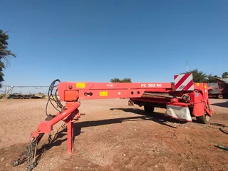 2x Kuhn FC 352 RG Snyers / Cutters For Sale (010988)