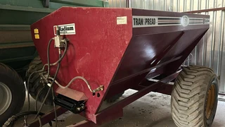 5 Ton Radium Strooier / Spreader For Sale (011041)