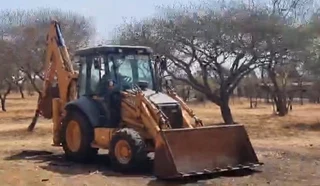 2x Case 580 Super TLB's For Sale (011084)