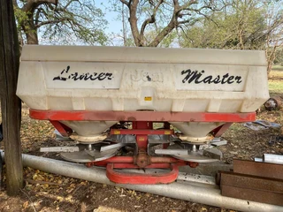 1.5 Ton Jan Strooier / Spreader For Sale (011101)