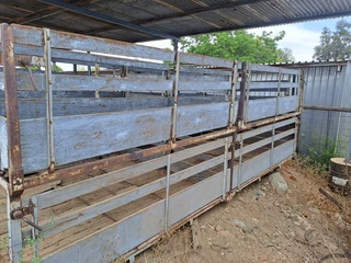 Vlokkies Skaap Trok Bak Alleen / Sheep Truck Bin Only For Sale (011465)