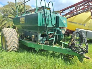 Simplicity Seedbin + 9m 30 Tine Planter For Sale (011478)