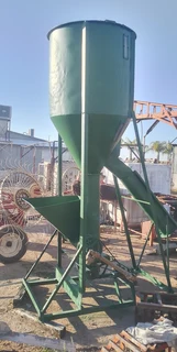 500 kg Vertikale Voermenger / Feed Mixer For Sale (012735)